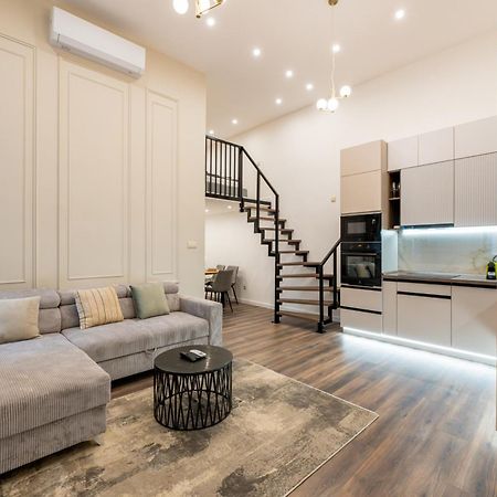 D52 Luxury Suite Будапеща Екстериор снимка