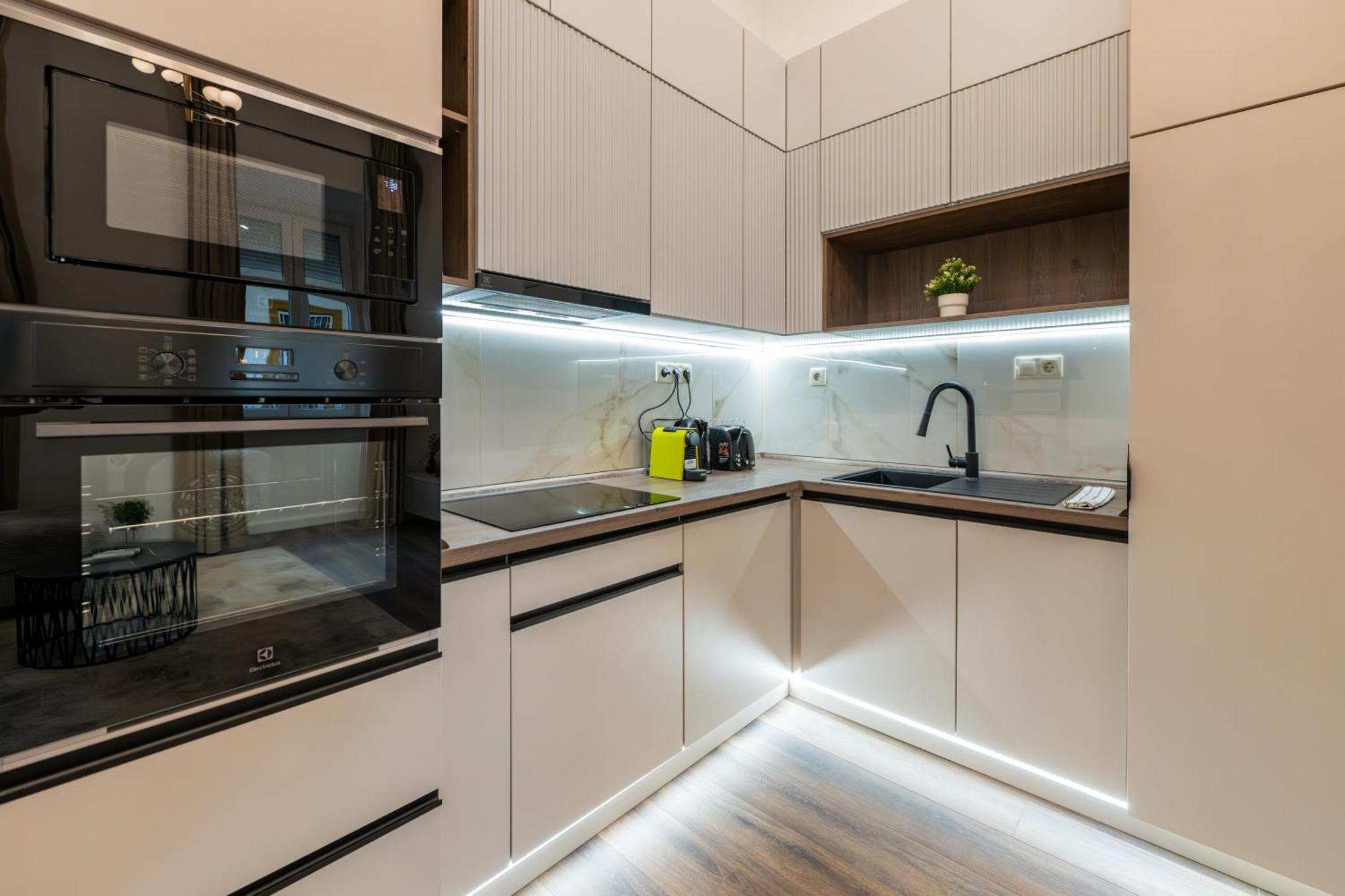 D52 Luxury Suite Будапеща Екстериор снимка
